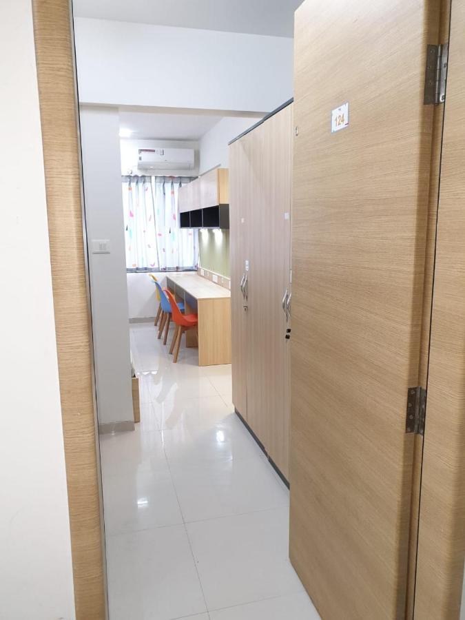 Youthville Boys Hostel Pune Dış mekan fotoğraf